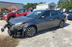 نيسان ألتيما